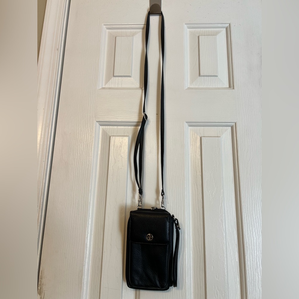 Giani Bernini Black Pebbled Leather Crossbody Phone Bag